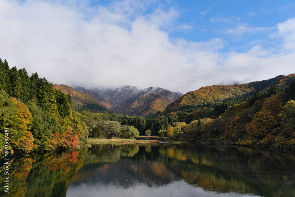 秋の大源太キャニオン、秋の大源太湖　Daigenta Canyon in autumn