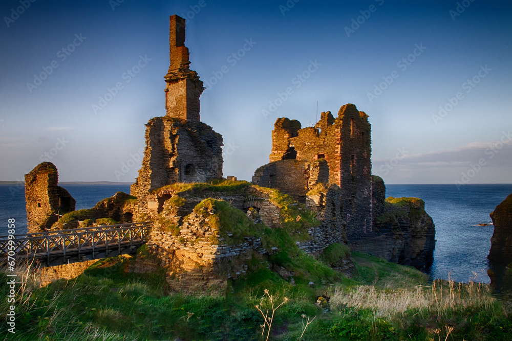 Burg Sinclair in Schottland