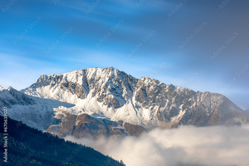 Hohe Tauern, Glocknergruppe, bei Niedernsill, Österreich, im Morgenlicht
