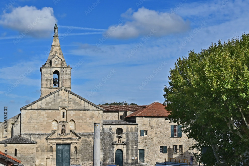Arles, la Chiesa di Notre-Dame-de-la-Major - Provenza, Francia