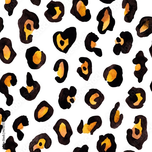 Leopard gold seamless background. Watercolor hand drawn animal skin texture. white background, pattern © Leticia Back
