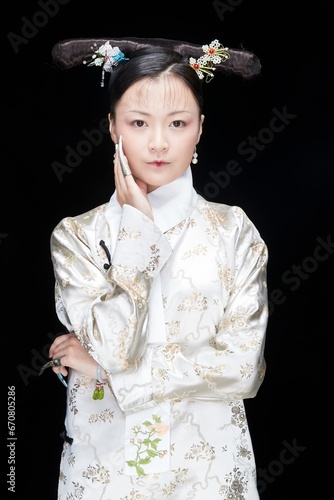 Cuadro en lienzo A Asian woman dressed in Qing Dynasty Empress attire