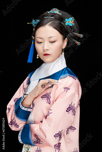 Cuadro en lienzo A Asian woman dressed in Qing Dynasty Empress attire
