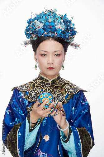 Cuadro en lienzo A Asian woman dressed in Qing Dynasty Empress attire