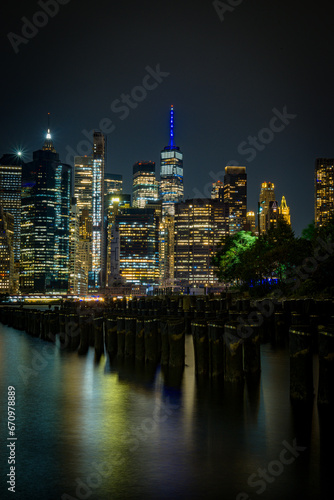 Skyline de Nueva York desde el Dumbo hasta el puerto de columnas 