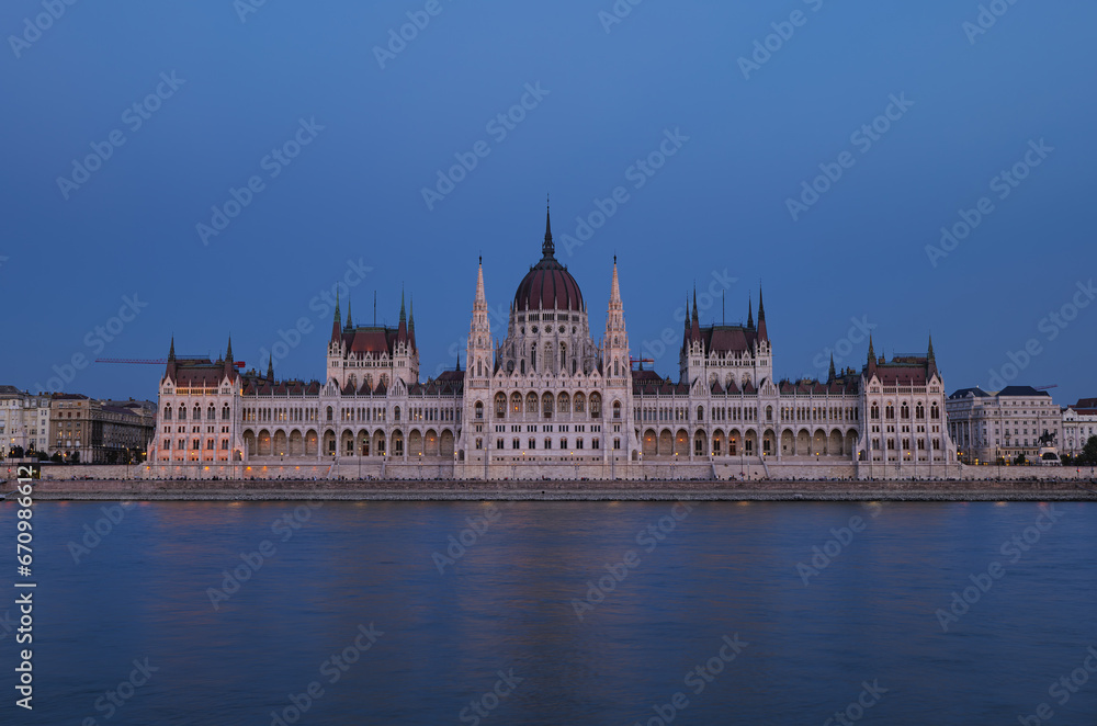 Fototapeta premium Parliament in Budapest, night photography