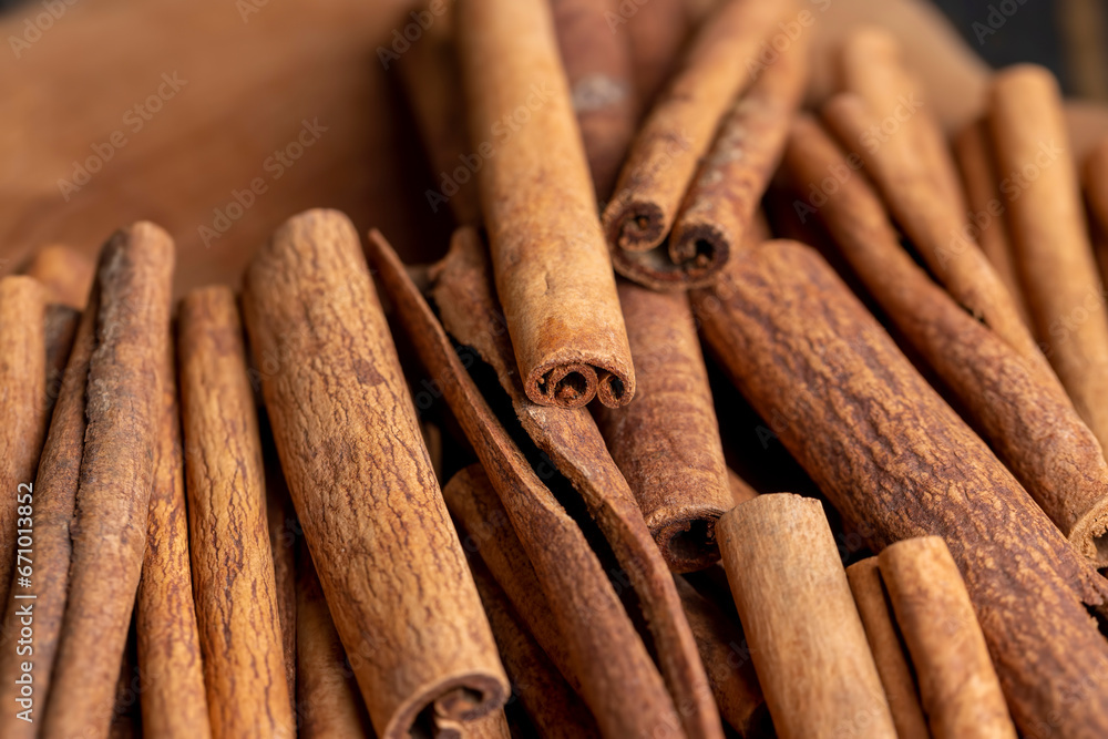 Whole dried cinnamon for baking Whole dried cinnamon for baking