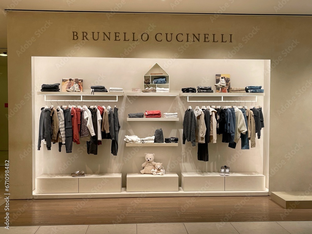 Brunello Cucinelli brand shop. Official boutique. Italian luxury ...