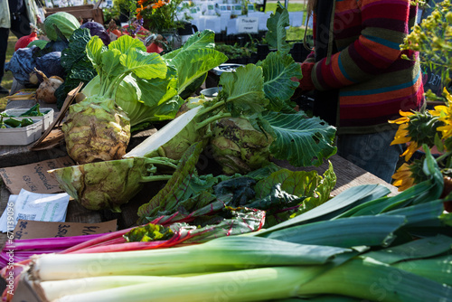 Angebote eines Obst und Gemüsestandes beim Bauernmarkt im Freilichtmuseum Molfsee