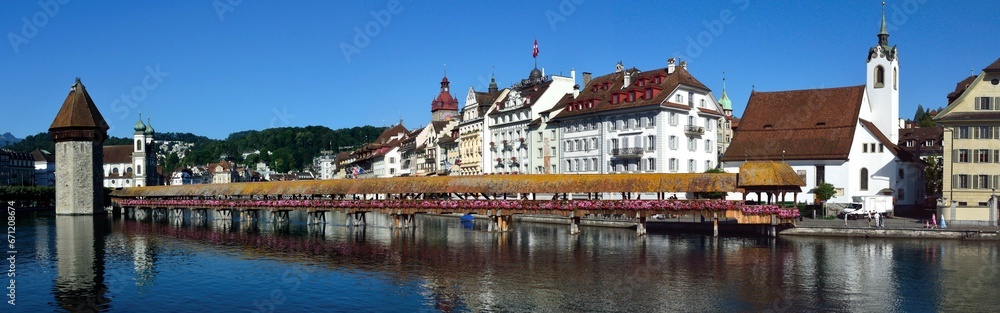 Panorámica del puente Kapellbrücke, Lucerna, Suiza