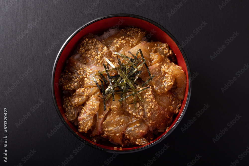 真鯛のごまだれ丼 真鯛のごまだれ丼