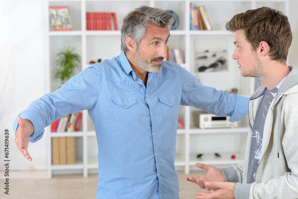 Obraz premium father and son - family argument