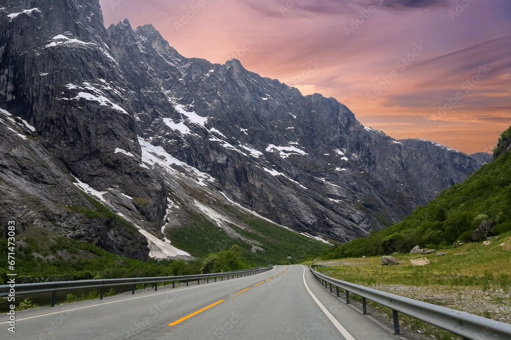 Fototapeta premium Mountain massif Troll Way (Norwegian Trollvegen)