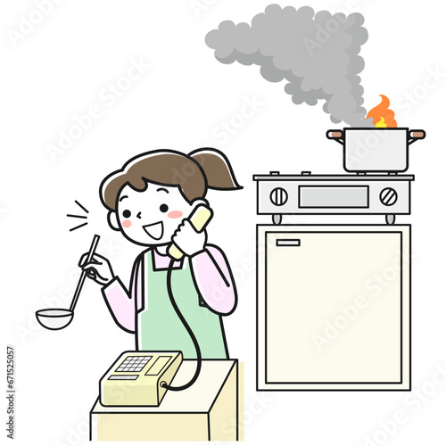 鍋を火にかけたまま電話で話し込む女性