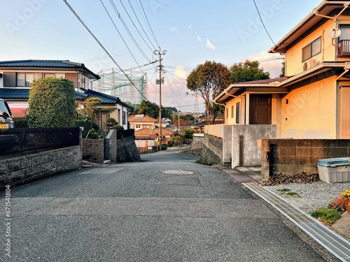 日本の風景　夕暮れ時の住宅街 © ohira02