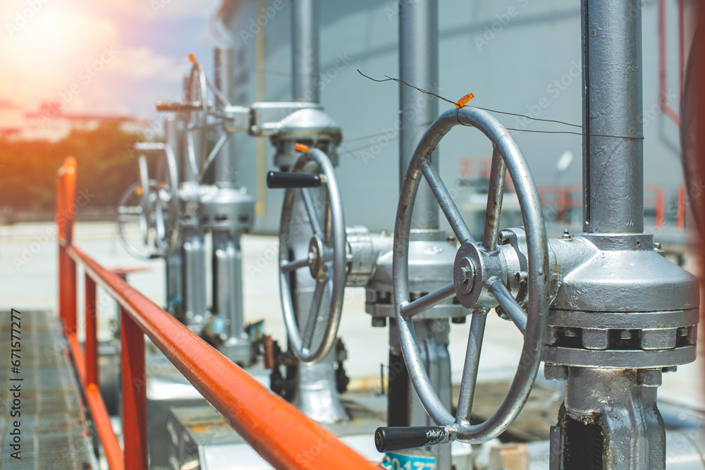 Refinery plant equipment for pipe line oil and gas valves Refinery plant equipment for pipe line oil and gas valves