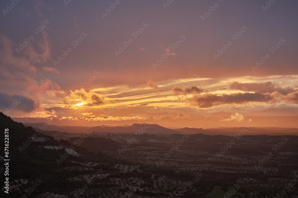 Obraz premium Panoramic views of the sunset over La Alcarria from Trijueque. Guadalajara. Castilla la Mancha. Spain