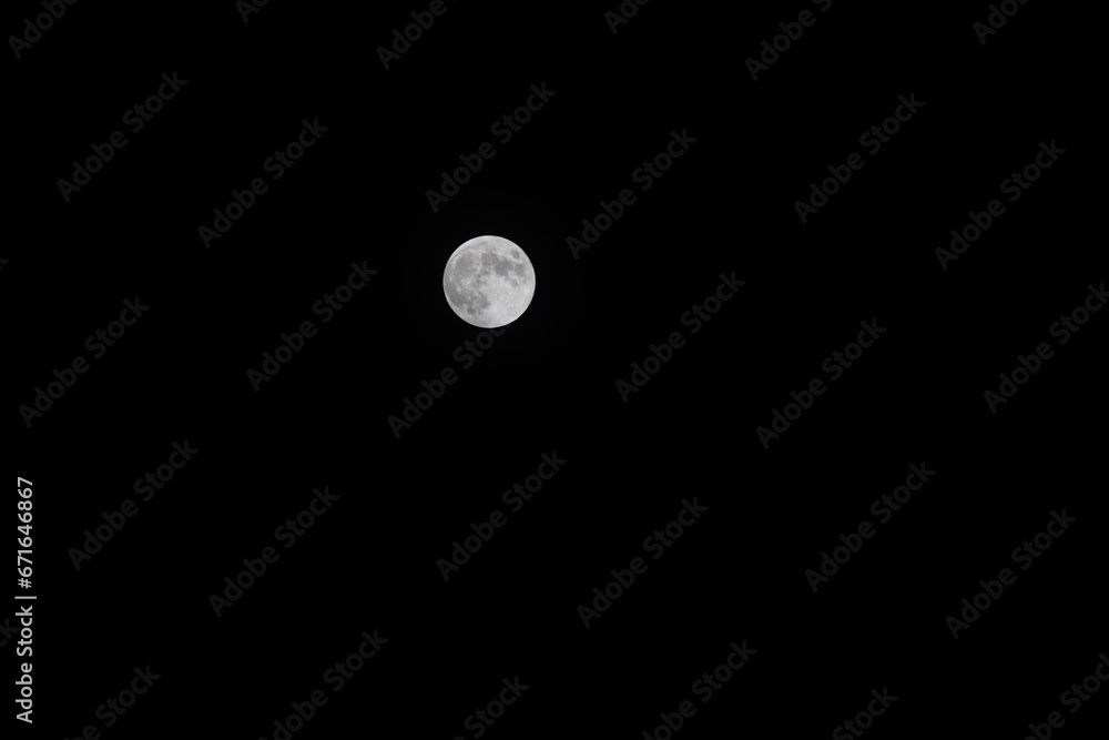 Vollmond am 28. Oktober 2023 in Deutschland, Kalletal kurz vor der partiellen Mondfinsternis Vollmond am 28. Oktober 2023 in Deutschland, Kalletal kurz vor der partiellen Mondfinsternis