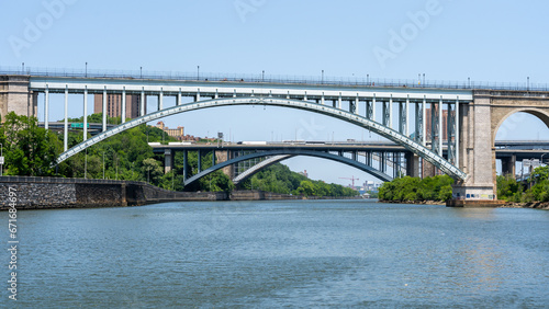 Bridges on  East River, New York, USA © Sven