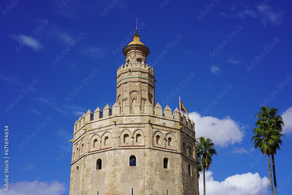 Torre del Oro, Wachturm aus maurischer Zeit in Sevilla 