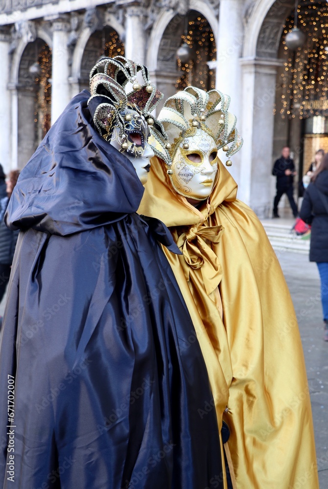 Personnes déguisées au Carnaval de Venise - Italie