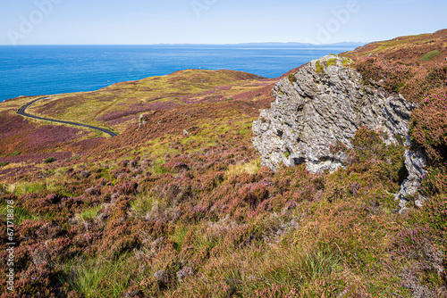 Fényképezés A rocky outcrop at the Mull of Kintyre on the Kintyre Peninsula, Argyll & Bute,