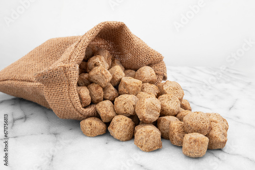 Fotografi Close-up of dehydrated soya chunks