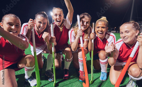 Fotografía Hockey team, women winner or happy portrait for success, goal or celebration for match, game or competition at night on court