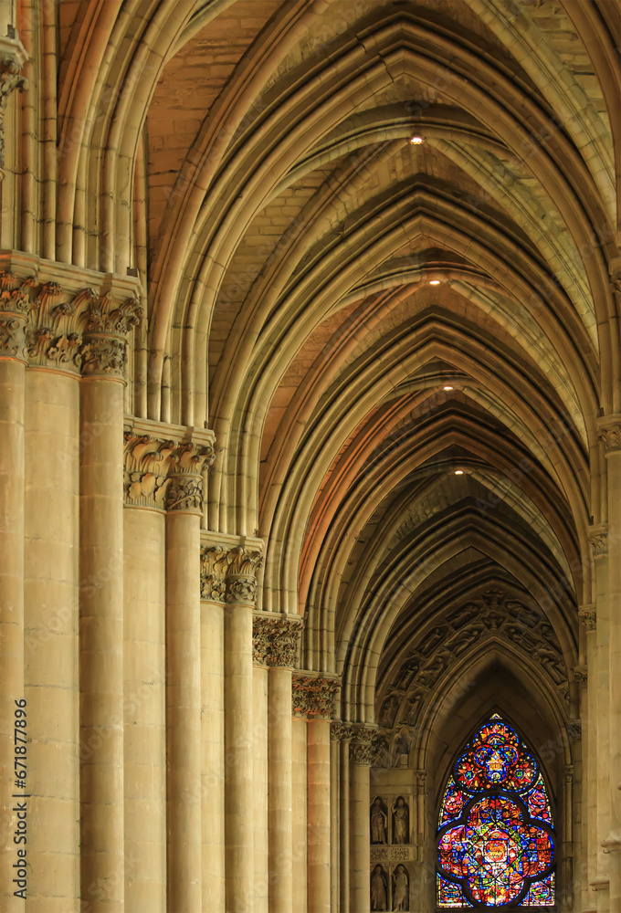 Intérieur de la cathédrale de Reims, Marne, France