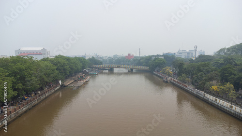 Banjarmasin's Siring river area which is filled with rental engine boats used for Banjarmasin river tourism