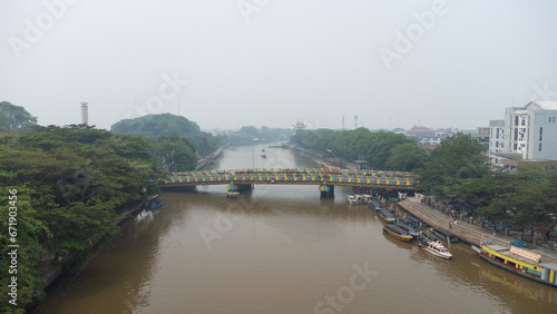 Banjarmasin's Siring river area which is filled with rental engine boats used for Banjarmasin river tourism © Taufiq