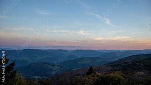 Fototapeta Naklejka Na Ścianę i Meble -  sunset over the mountains
