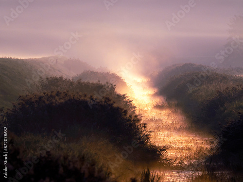 Niezapomniane widoki i klimaty może tworzyć poranna gra światła i mgieł, wśród roślinności nad brzegiem małej rzeki