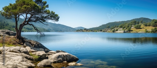Fototapeta Naklejka Na Ścianę i Meble -  Perspective of the lake within Geres National Park