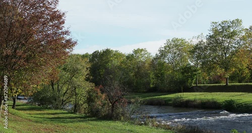  Wiese (Fluss). Fließt von seiner Quelle am Felberg dem Wiesental entlang, durchquert den Bezirk Lörrach, die Schweizer Grenze, Riehen, Klein-Basel, bevor er in den Rhein mündet photo