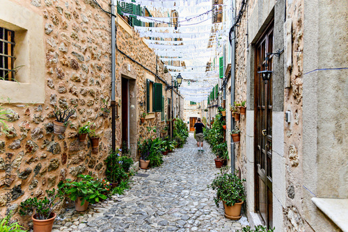 Beautiful views of a street in the picturesque and famous town of Valldemosa  Mallorca  Balearic Islands  Spain