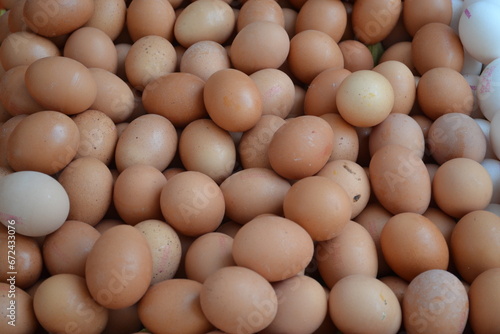 eggs in the market,yumurta,çiftlik yumurtası,tavuk yumurtası,organik yumurta,besin,