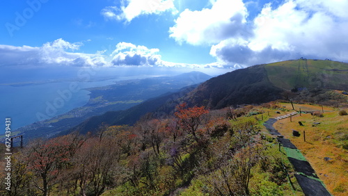 びわ湖バレイ蓬莱山と琵琶湖1 © 川井　泰行