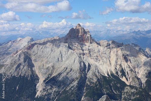 Piękne szczyty Dolomitów