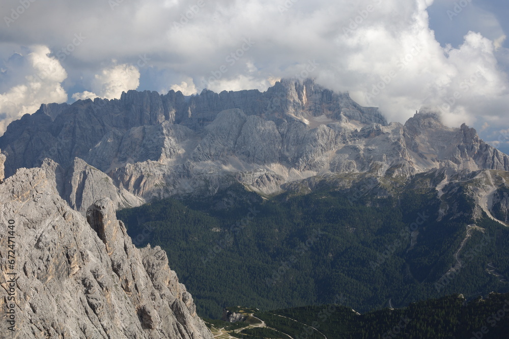 Piękne szczyty Dolomitów