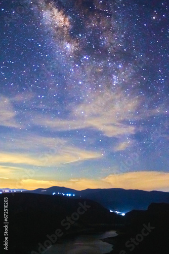 Milky Way over the mountains of Zimap  n Hidalgo