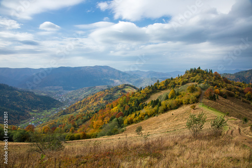 Golden autumn in the Carpathians © Cavan