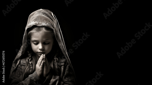 Retratos de niños rezando sobre fondo negro