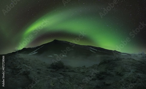 aurora borealis in the mountains © Horacio