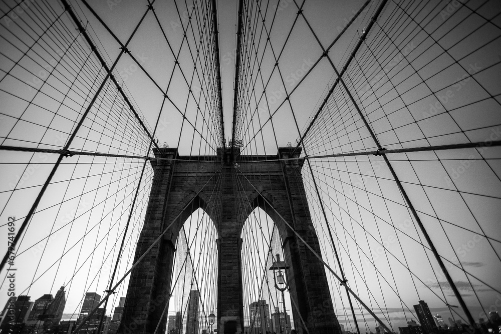 Fototapeta premium Brooklyn Bridge Elegance - New York City Icon