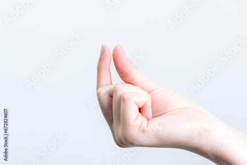 Tableau sur toile 指先で摘む女性の手２