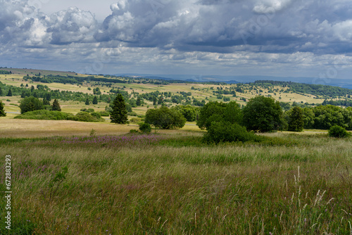 Rhönlandschaft am Heidelstein in der Langen Rhön, Biosphärenreservat Rhön, Bayern, Hessen, Deutschland.