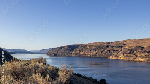 Fototapeta Naklejka Na Ścianę i Meble -  Columbia River in Central Washington