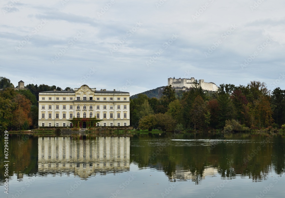 Schloss Leopoldskron im Herbst, Salzburg Österreich