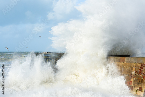 Tempête en bord de mer. A Dieppe, Normandie, France.